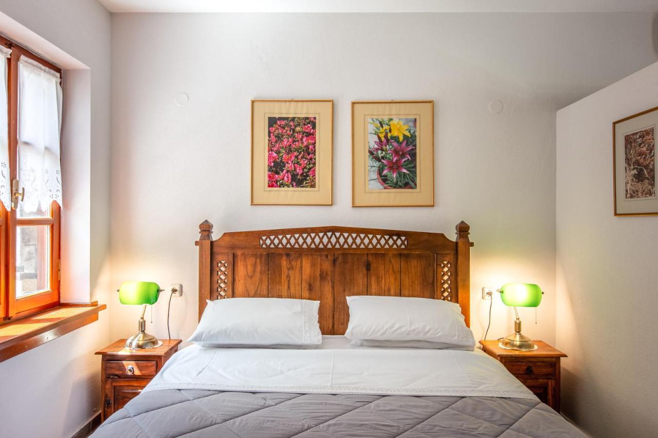 Gardenia Studios Mouresi Luaran gambar